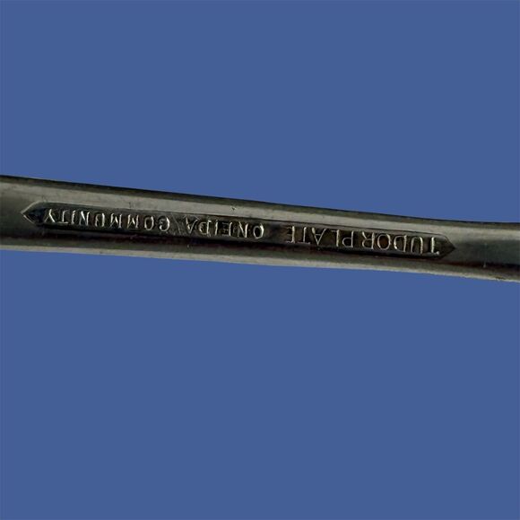 Oneida Community Fantasy Cream Ladle Tudor Plate Silverplate 1941 Art Nouveau 5" - Picture 5 of 10